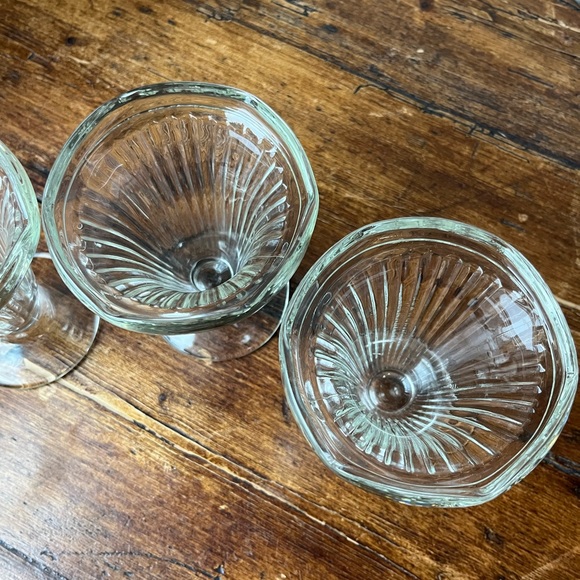 Vintage 1960’s Ice Cream Sundae Ribbed Glasses Set of 4 - Picture 4 of 6